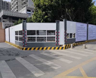 【旭東鋼構(gòu)】想要減少施工的噪音影響，工程施工圍擋必須要選好