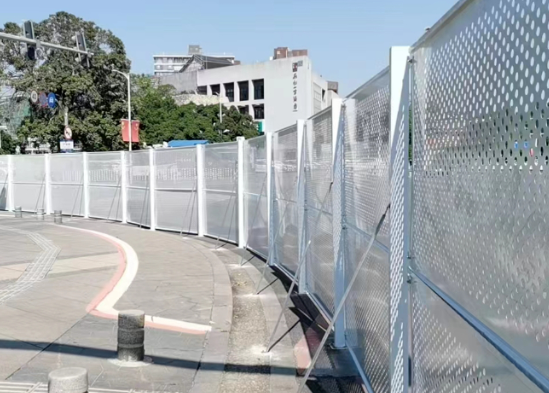 市政圍擋板的作用是什么？旭東鋼構(gòu)圍擋廠家