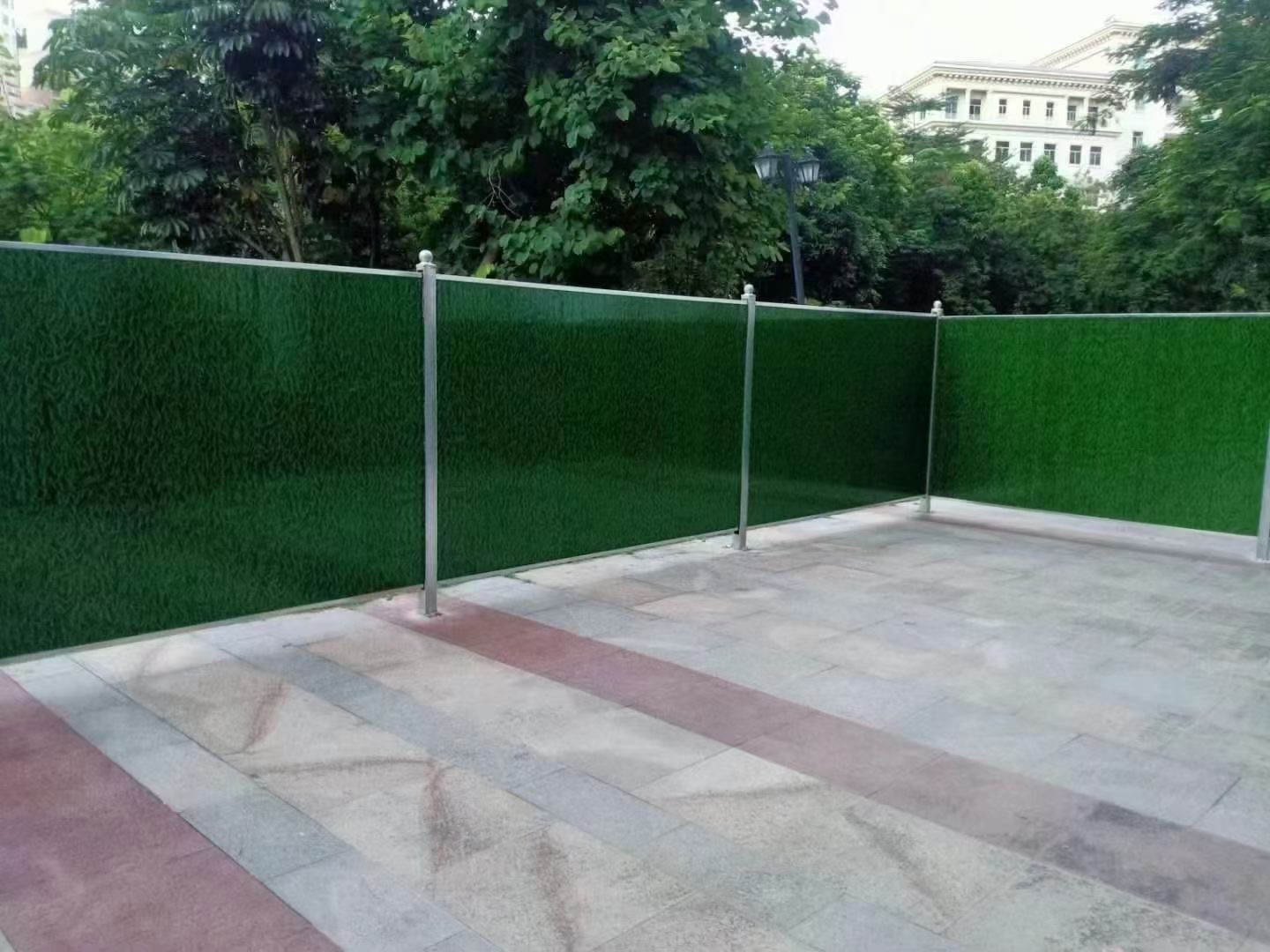 不要再當(dāng)冤大頭了，買小草綠圍擋找旭東